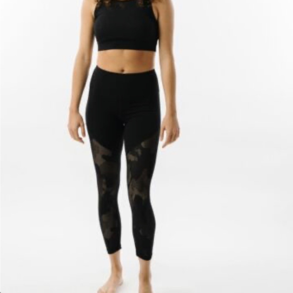 Zyia Active Black Luxe Camo Mesh 7/8 24” size 4